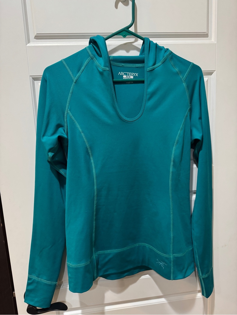 Arc'teryx Women's Teal Hooded Long-Sleeve Pullover